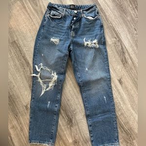 Women’s BDG distressed slim straight Jean